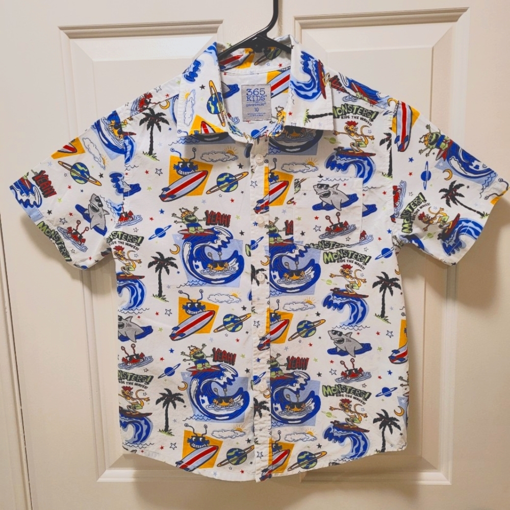 NWOT Boy's Aliens Sharks Hawaiian Shirt - 10